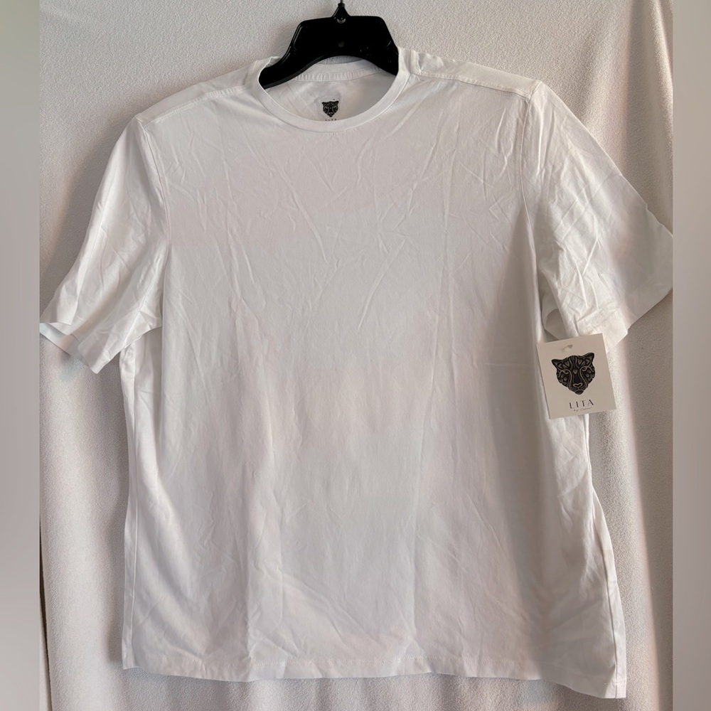 Oversized 🫶🏻super soft🫶🏻 white Tee, NWT, LITA by Ciara